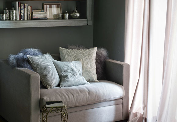 Llena de cojines tu sofá