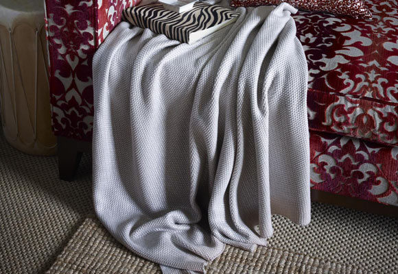 Las mantas reinventan su función en casa