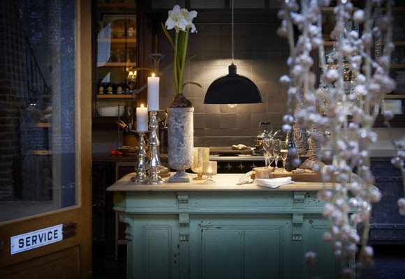 Una cálida mesa de Navidad