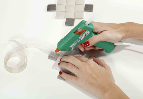 Un look navideño lleno de brillo y luz