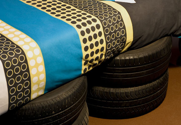 Un dormitorio para los amantes de los coches