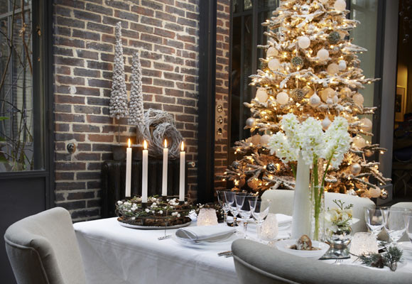 Una cálida mesa de navidad