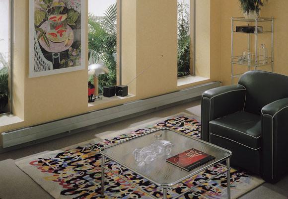 Zehnder Stratos, radiador zócalo