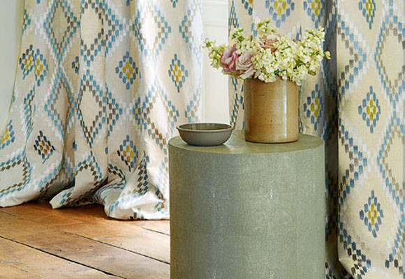 Un salón celeste y armarillo 7 Un salón celeste y armarillo