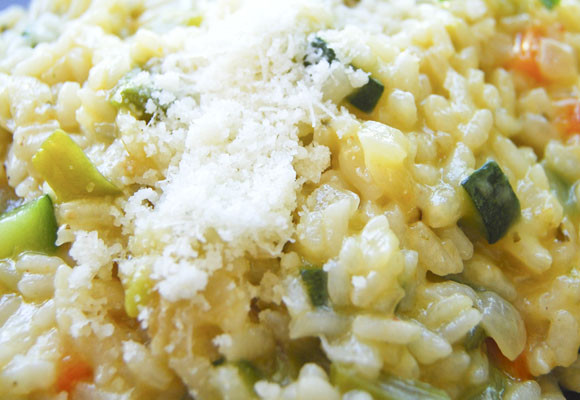 Arroz cremoso de verduras y pistachos