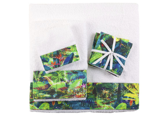 Un baño con detalles exóticos