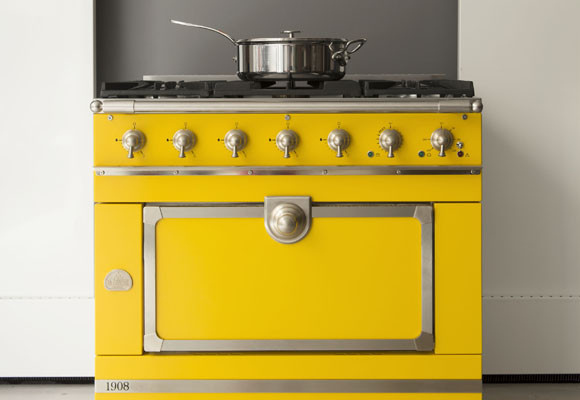 La courne, cocinas llenas de color