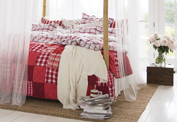 Un vaporoso y luminoso dormitorio