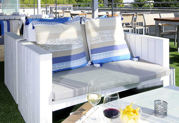 En Copa de balón. La terraza. 