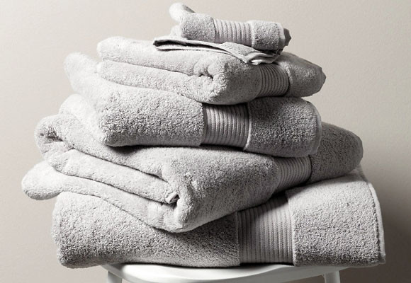 Toallas grises, para un baño alegre