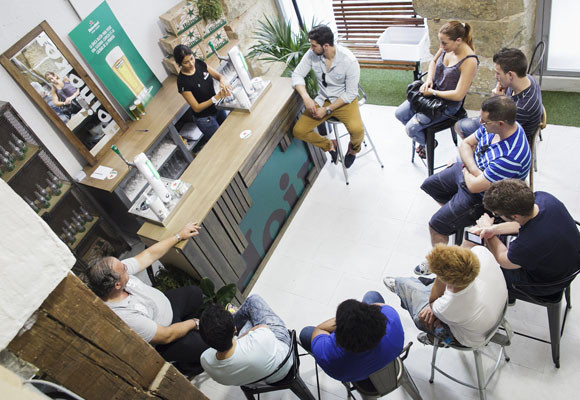 Heineken te enseña a tirar cervezas