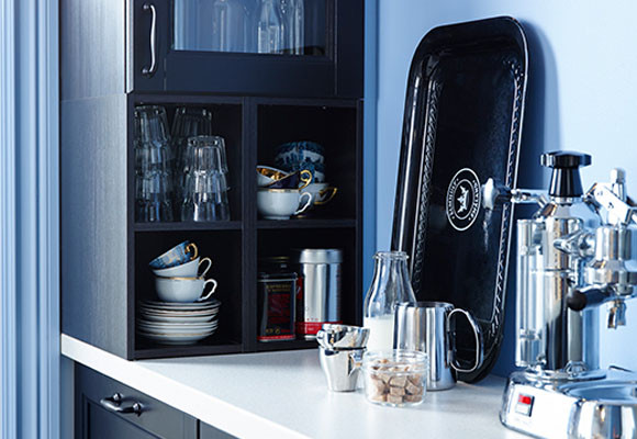 Una cocina bañada por la luz