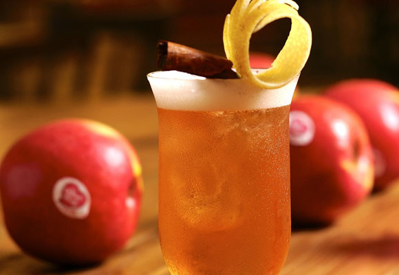 Cócteles con Pink Lady, by Diego Cabrera