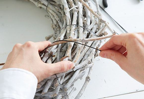 Una corona de ramas, navideña