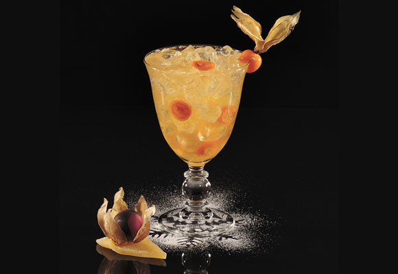 Cóctel Fizz 24 at night