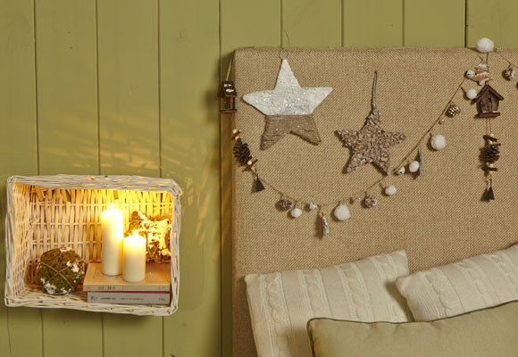 Estrellas de navidad en el dormitorio