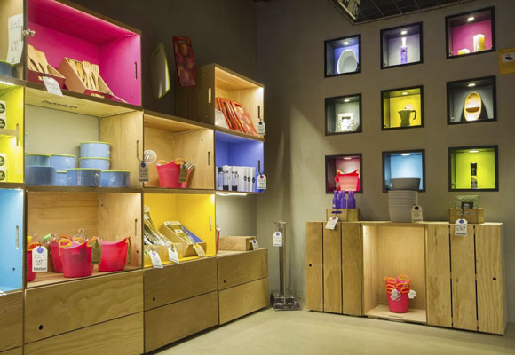 Hosten abre tienda en Granada