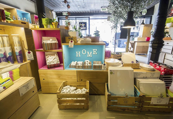 Hosten abre tienda en Granada