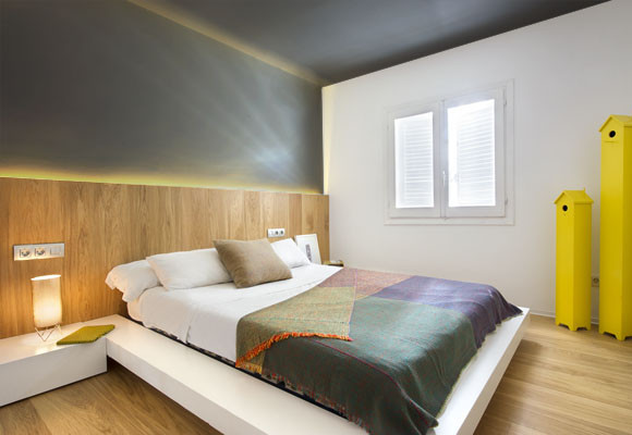 Un apartamento con vistas al jardín