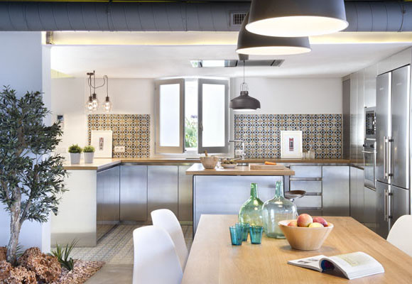 Un apartamento con vistas al jardín