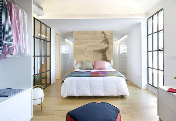 Un apartamento con vistas al jardín