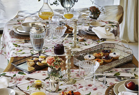 Un salón - comedor de verano