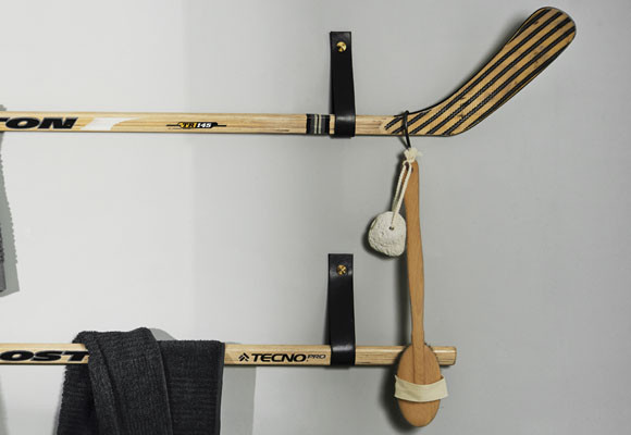 Fabrica un toallero con palos de hockey