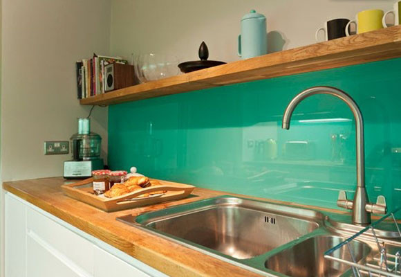 Los mejores materiales para frentes de cocina y salpicaderos