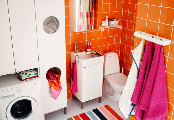 La lavadora en el baño