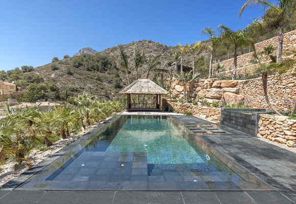 Piscinas infinitas y desbordantes