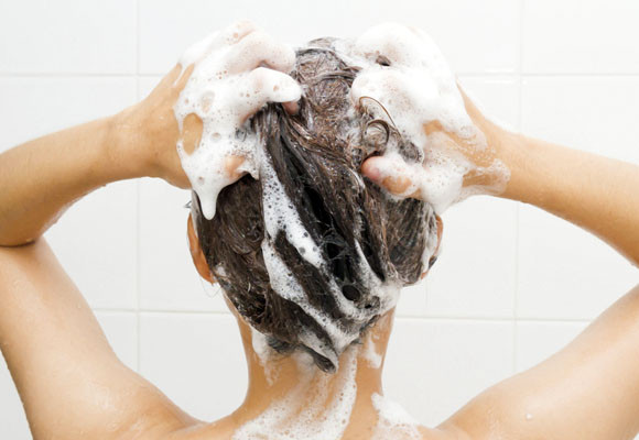 Consejos para lavar el pelo en verano
