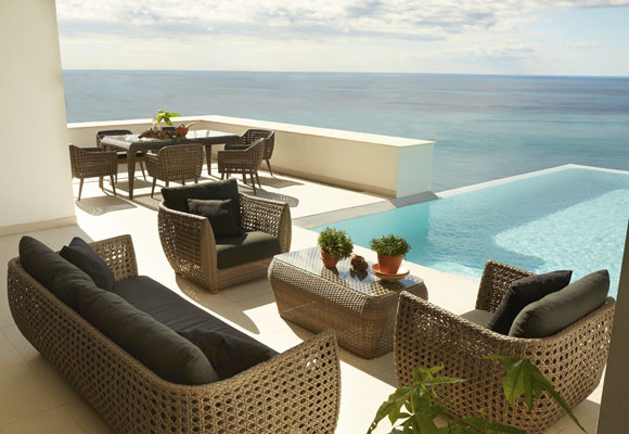 Salones junto a la piscina 10 Salones junto a la piscina