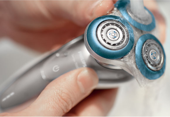 Afeitadora Philips Serie 7000: afeitado suave para pieles sensibles