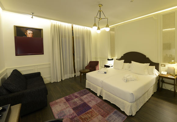 H10 Villa de la Reina