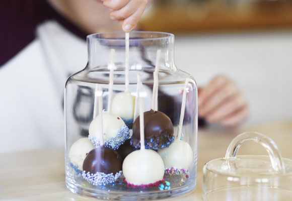 Tarros, frascos, botes y latas. Todo en orden 