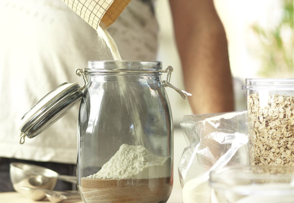 Tarros, frascos, botes y latas. Todo en orden 