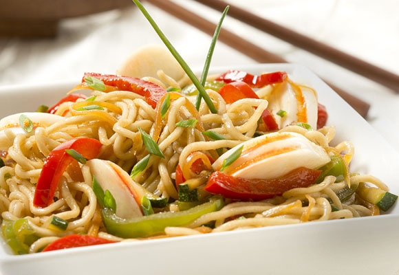Wok de fideos chinos con verduras