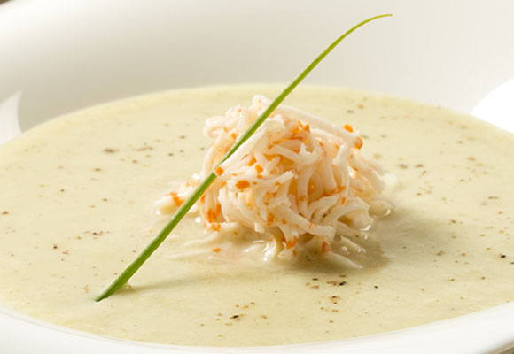 Sopa fría de apio y puerro con palitos de cangrejo