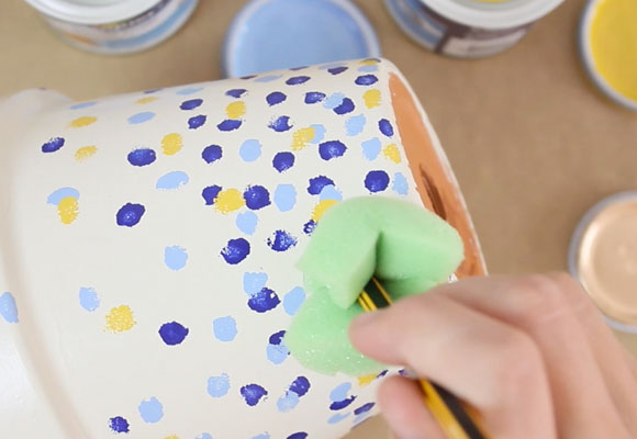 Cómo decorar tus macetas con pintura