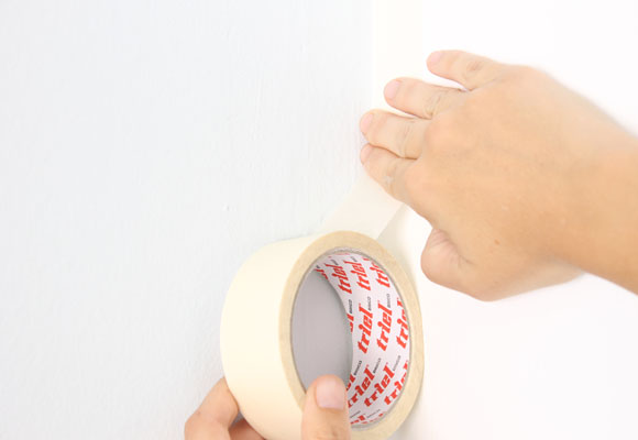 Una estantería con forma de nube