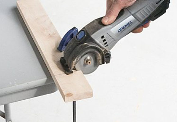 Un especiero de madera