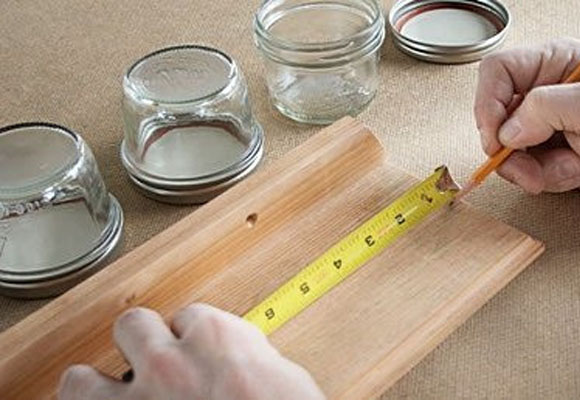 Un especiero de madera