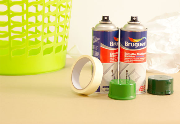 DIY: Decora un cubo de plástico con pintura