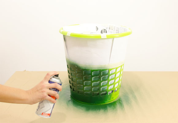 DIY: Decora un cubo de plástico con pintura