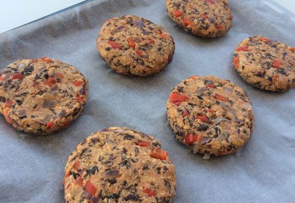 Hamburguesas de soja negra